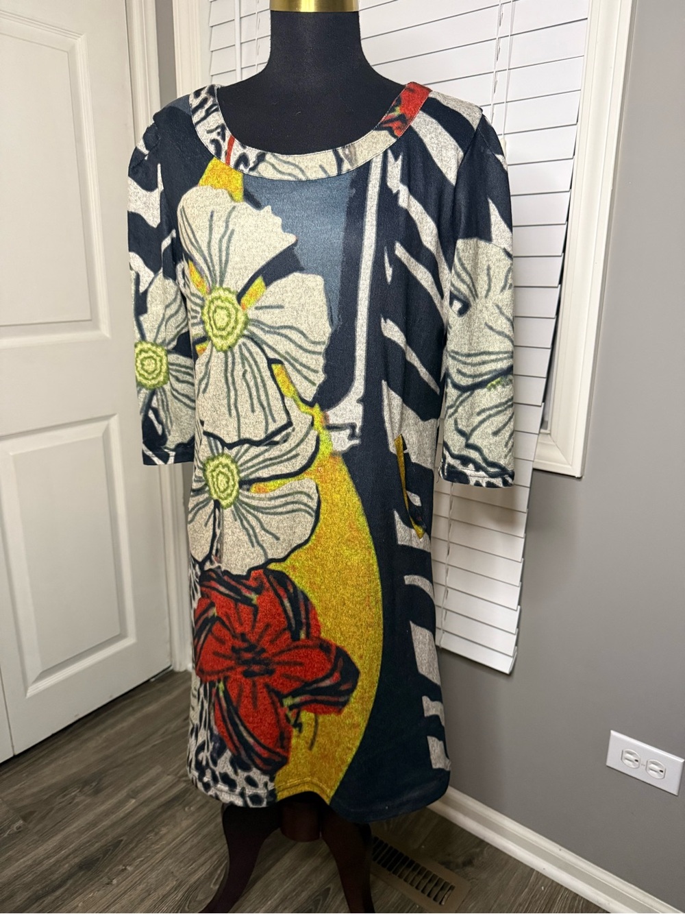Simply Couture Floral Abstract Print Shift Dress Women’s Size Size L 3/4 Sleeve